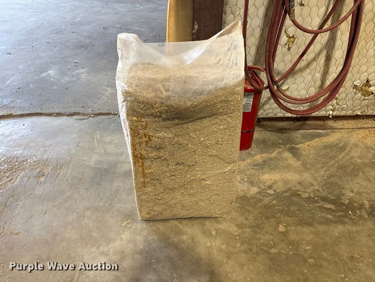 image for item JM9415 Merville machine material bagger