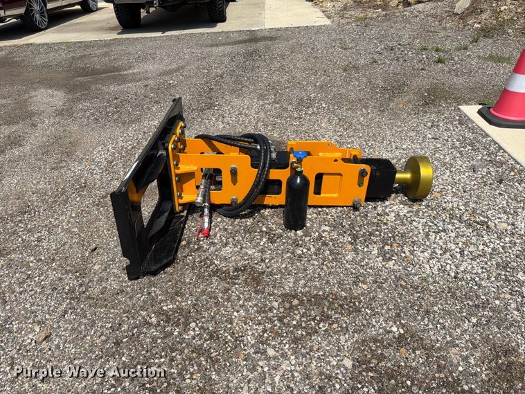 image for item MQ9076 2026 D680 skid steer pile hammer