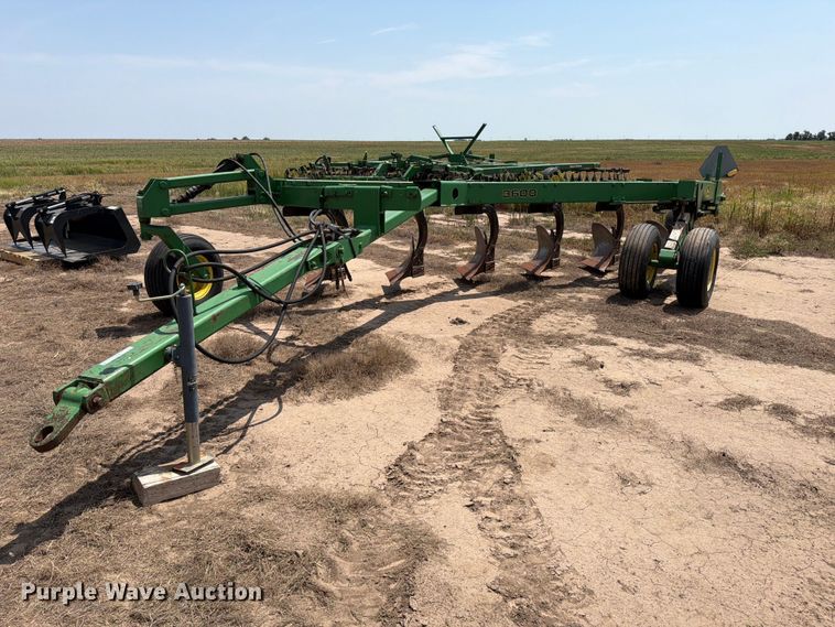 John Deere A3600 6 bottom plow