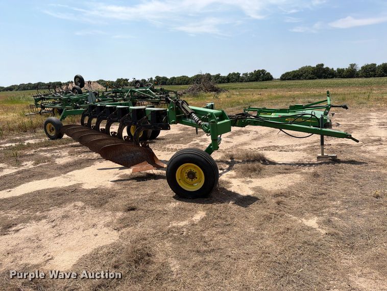 image for item MZ9891 John Deere A3600 6 bottom plow