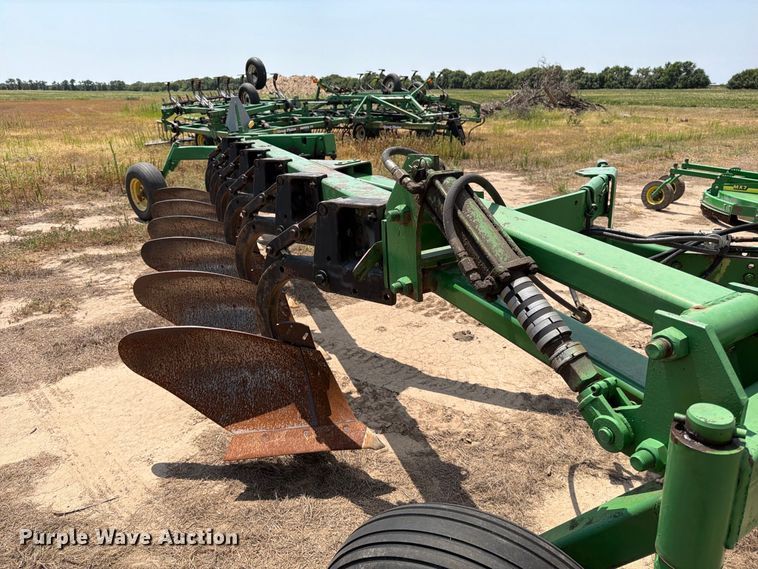 image for item MZ9891 John Deere A3600 6 bottom plow