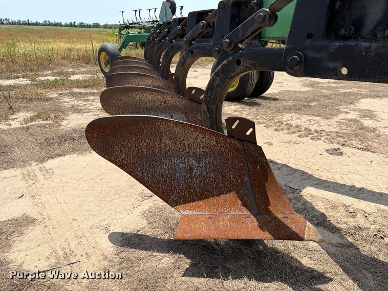 image for item MZ9891 John Deere A3600 6 bottom plow