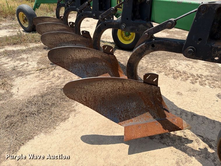 image for item MZ9891 John Deere A3600 6 bottom plow