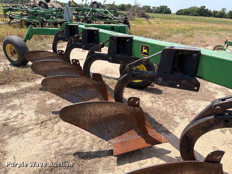 image for item MZ9891 John Deere A3600 6 bottom plow