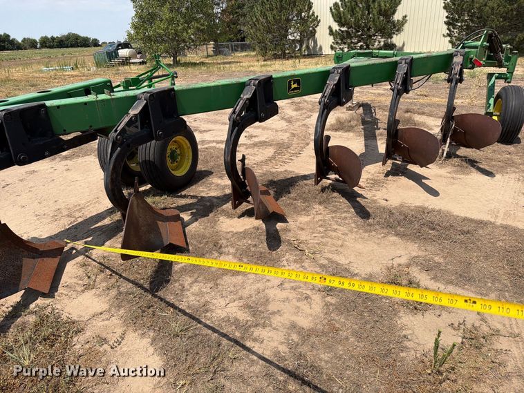 image for item MZ9891 John Deere A3600 6 bottom plow