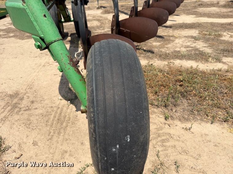 image for item MZ9891 John Deere A3600 6 bottom plow