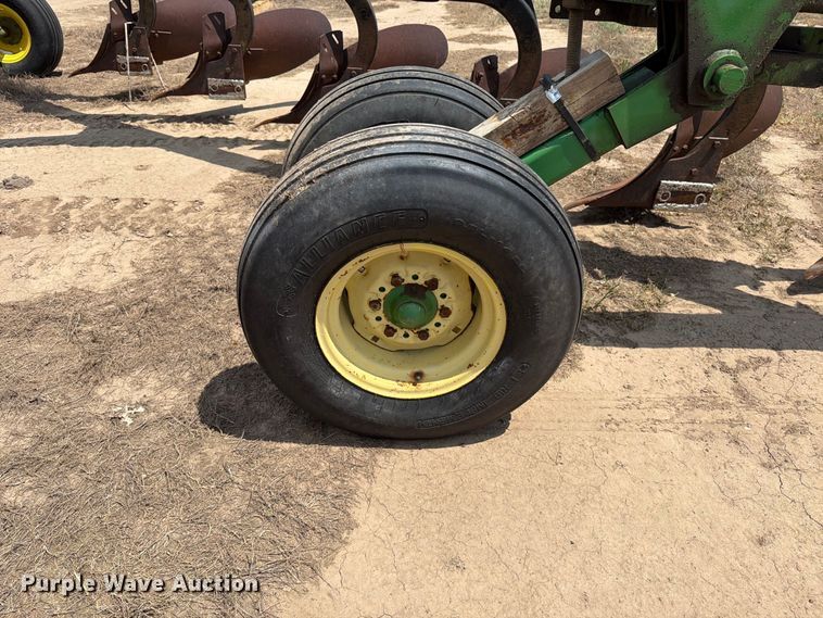 image for item MZ9891 John Deere A3600 6 bottom plow