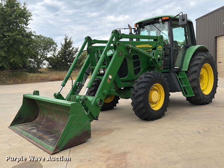 2008 John Deere 7130 MFWD tractor