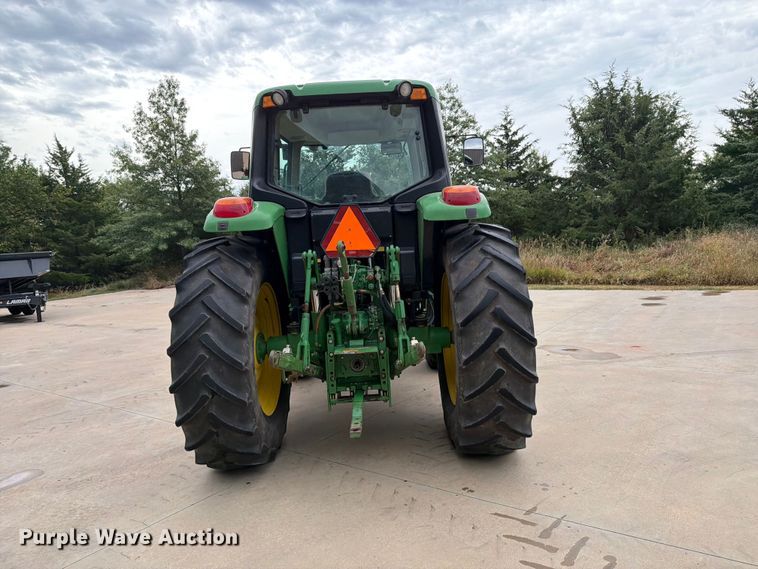 image for item MZ9931 2008 John Deere 7130 MFWD tractor