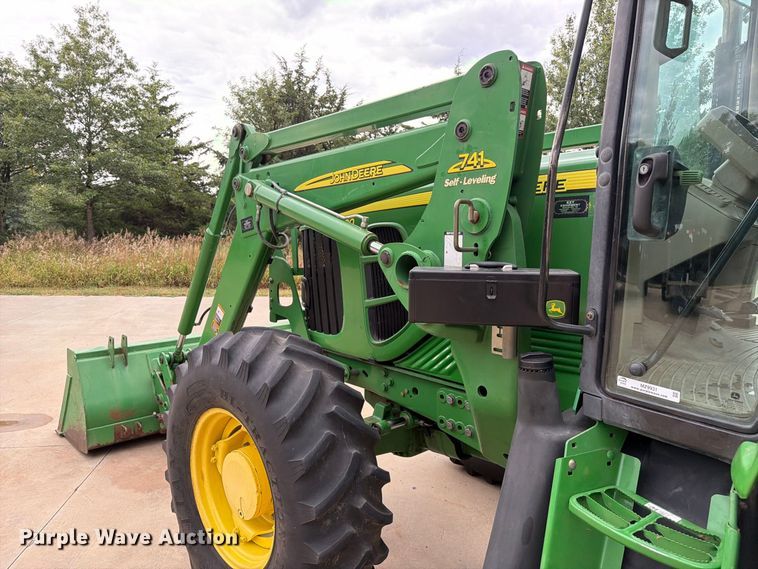 image for item MZ9931 2008 John Deere 7130 MFWD tractor