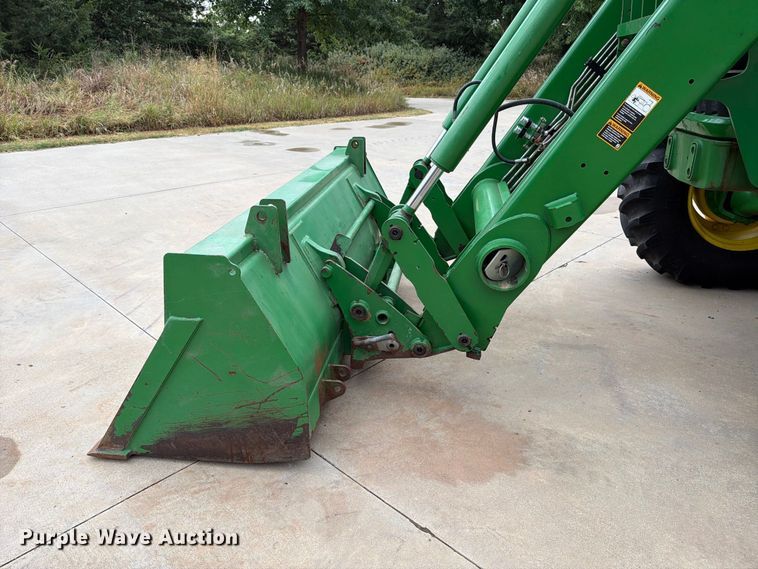 image for item MZ9931 2008 John Deere 7130 MFWD tractor