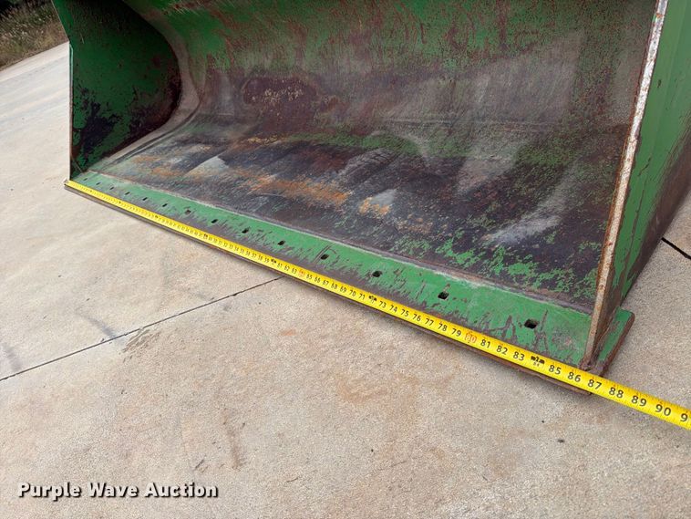 image for item MZ9931 2008 John Deere 7130 MFWD tractor