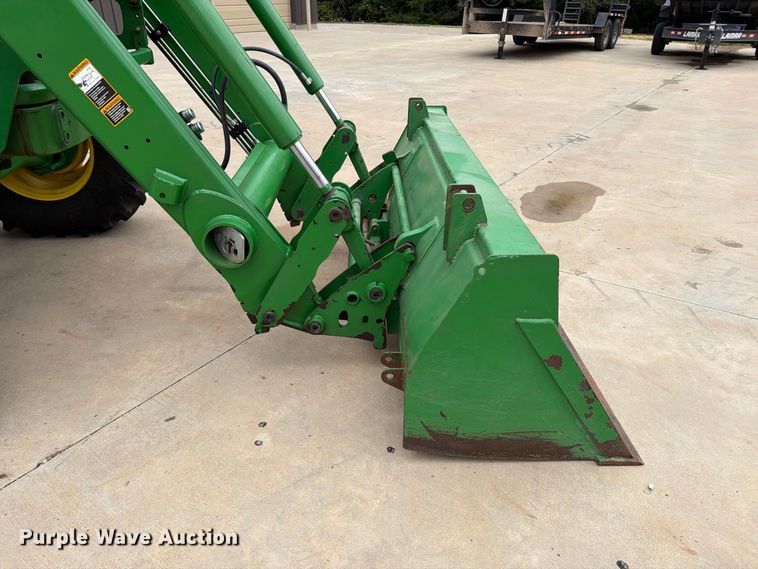 image for item MZ9931 2008 John Deere 7130 MFWD tractor
