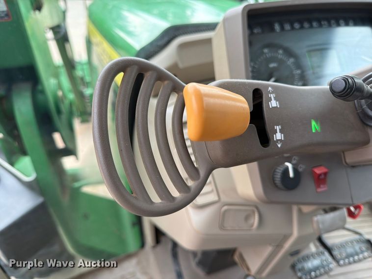 image for item MZ9931 2008 John Deere 7130 MFWD tractor