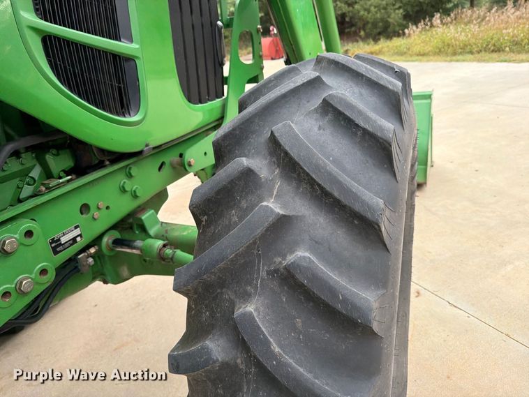 image for item MZ9931 2008 John Deere 7130 MFWD tractor