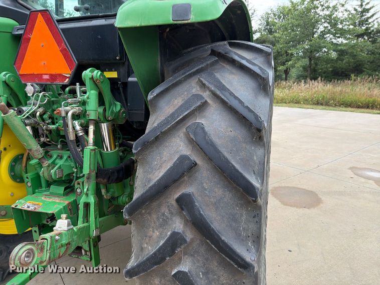 image for item MZ9931 2008 John Deere 7130 MFWD tractor
