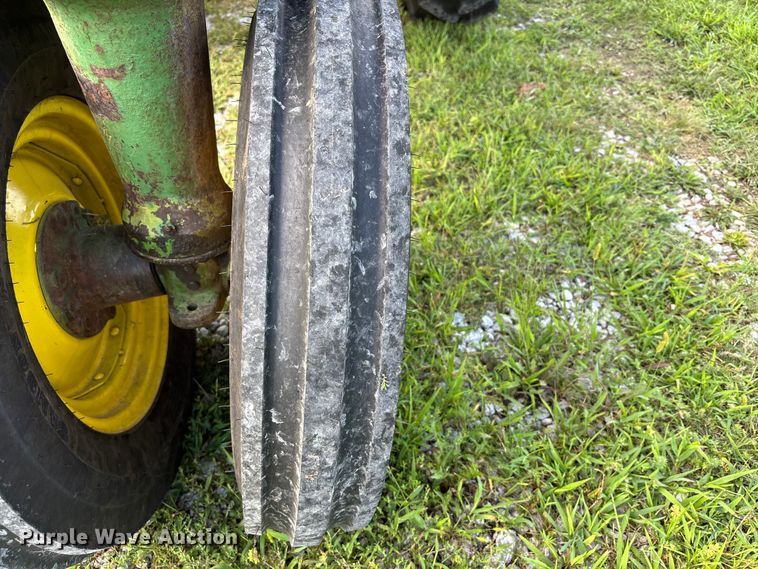 image for item NM9875 1945 John Deere GM tractor