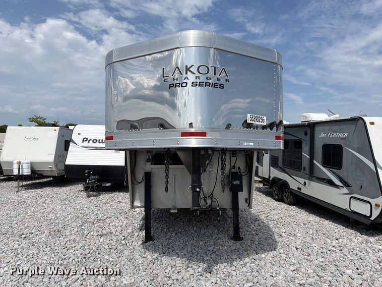 image for item YA4311 2023 Lakota Charger horse trailer