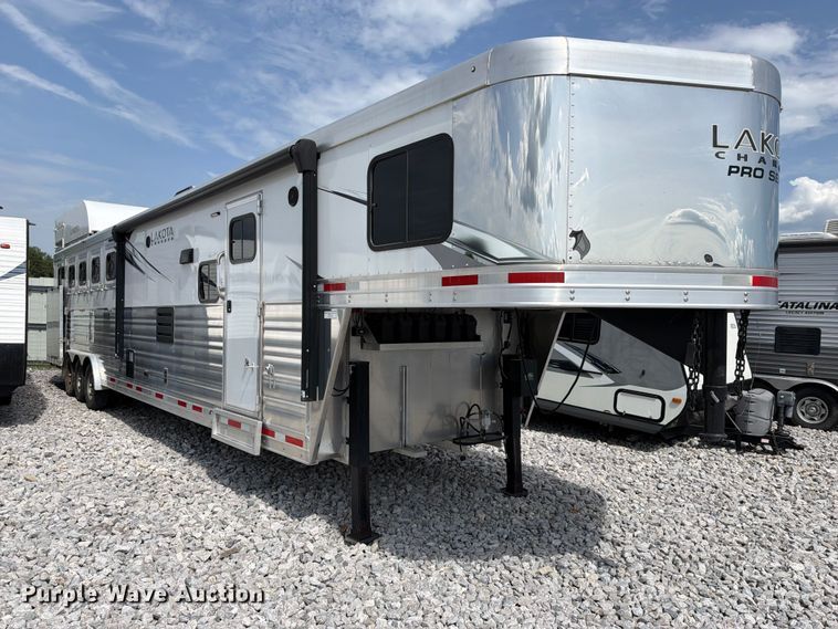 image for item YA4311 2023 Lakota Charger horse trailer