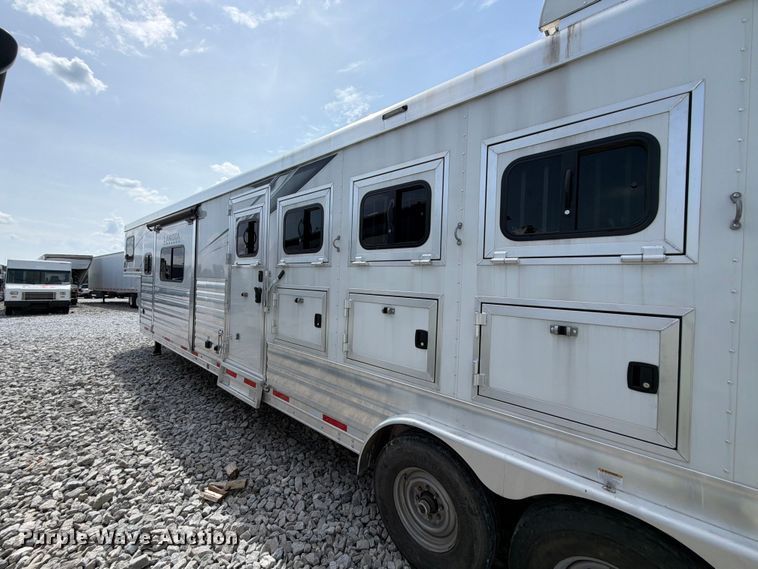 image for item YA4311 2023 Lakota Charger horse trailer