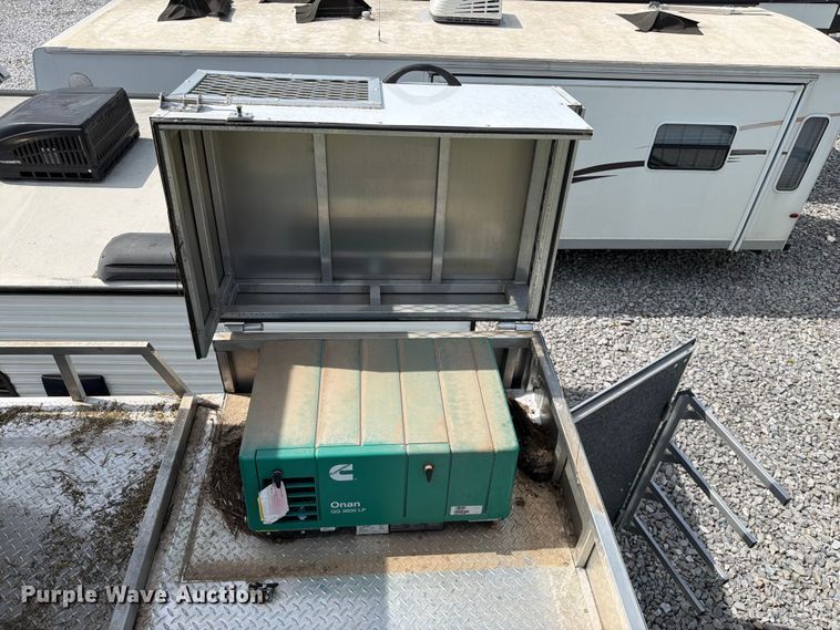 image for item YA4311 2023 Lakota Charger horse trailer