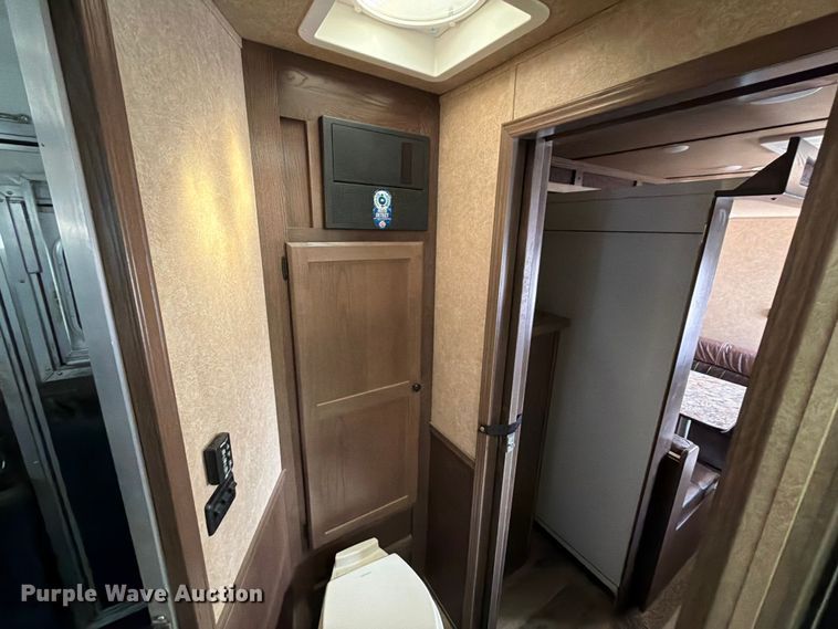 image for item YA4311 2023 Lakota Charger horse trailer