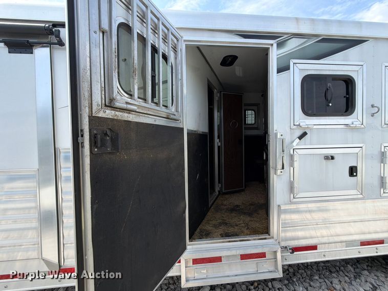 image for item YA4311 2023 Lakota Charger horse trailer
