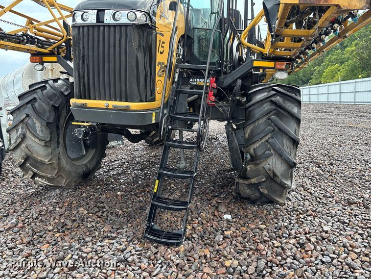 image for item YA4451 2018 RoGator RG1100C sprayer