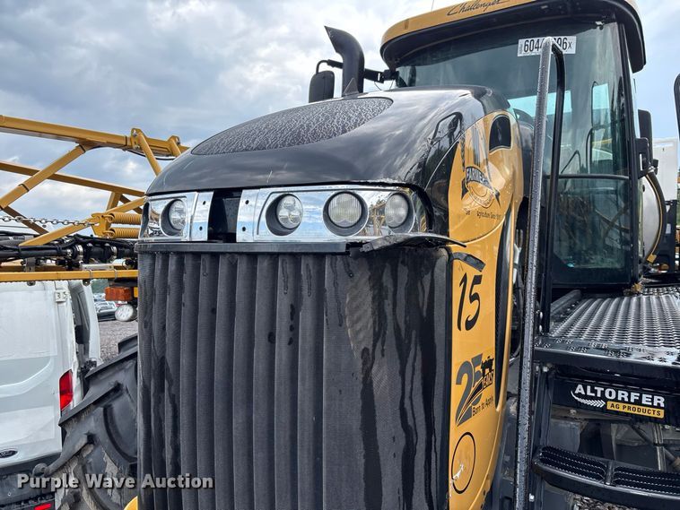 image for item YA4451 2018 RoGator RG1100C sprayer