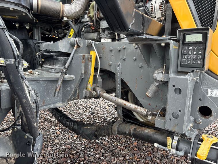 image for item YA4451 2018 RoGator RG1100C sprayer