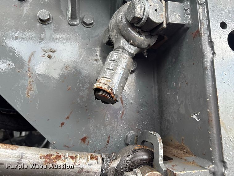 image for item YA4451 2018 RoGator RG1100C sprayer
