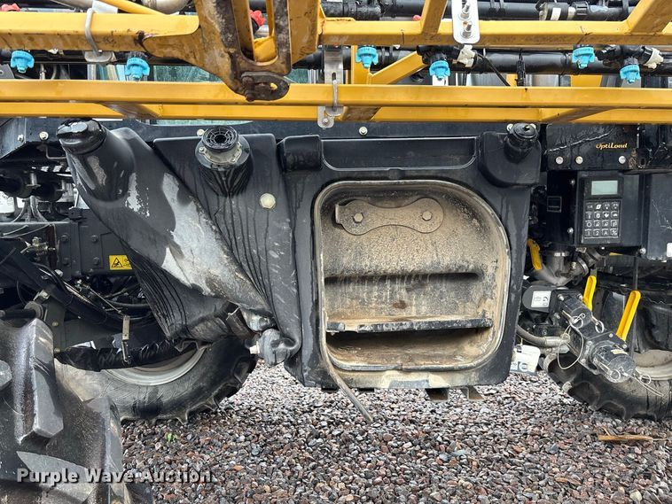 image for item YA4451 2018 RoGator RG1100C sprayer