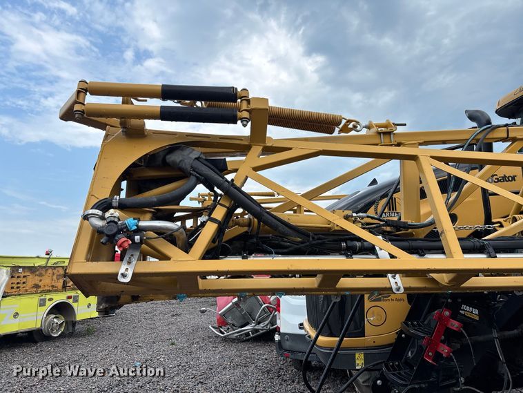 image for item YA4451 2018 RoGator RG1100C sprayer