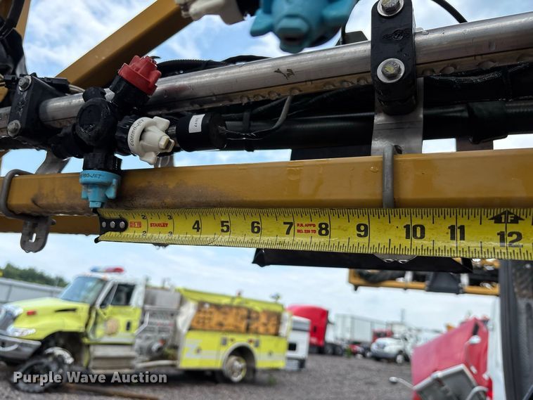 image for item YA4451 2018 RoGator RG1100C sprayer