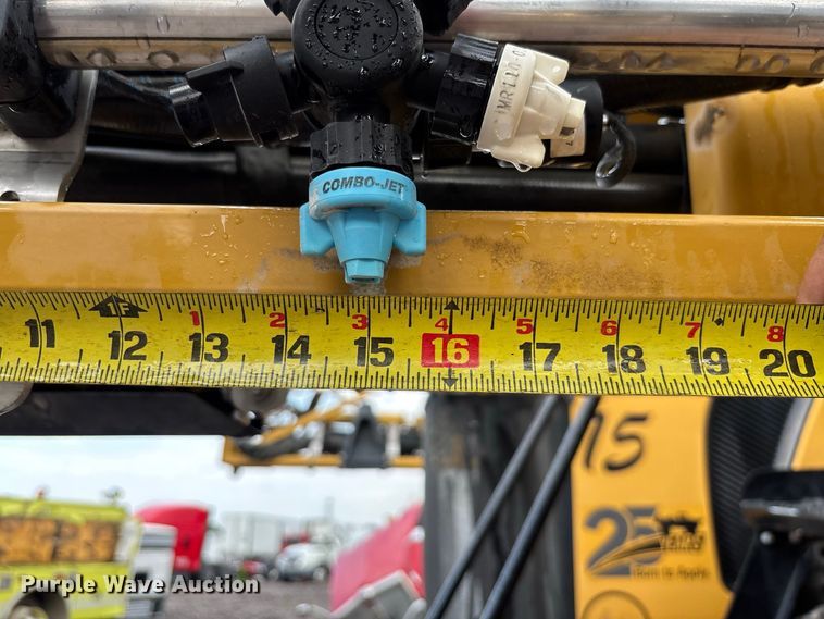 image for item YA4451 2018 RoGator RG1100C sprayer