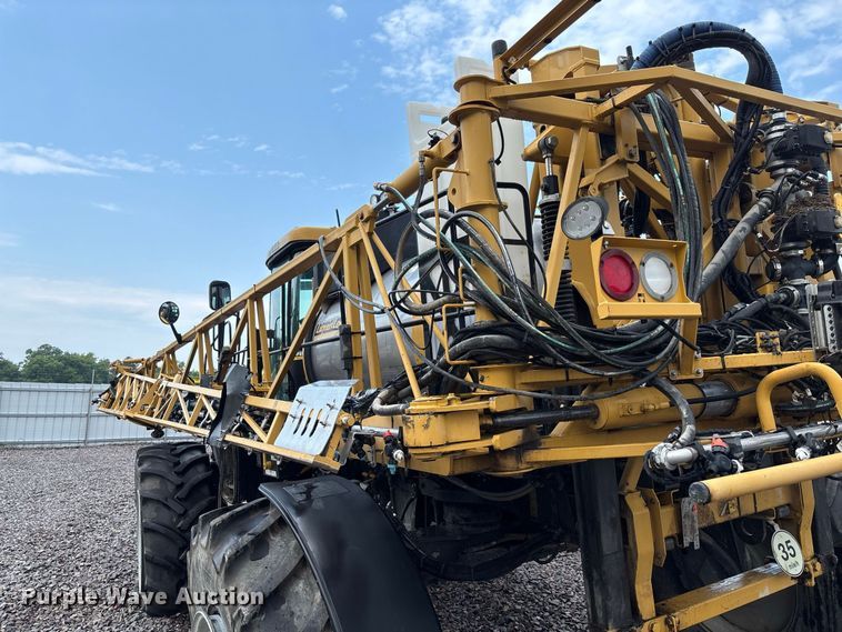 image for item YA4451 2018 RoGator RG1100C sprayer