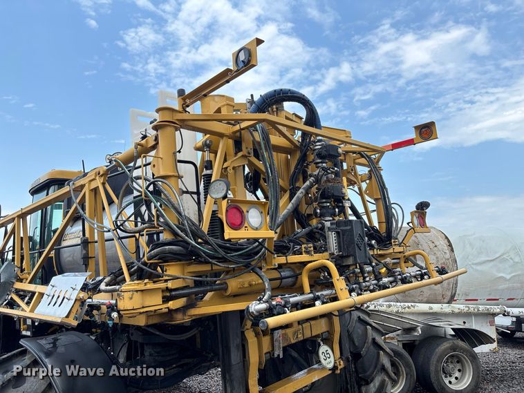 image for item YA4451 2018 RoGator RG1100C sprayer