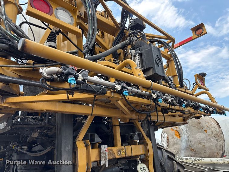 image for item YA4451 2018 RoGator RG1100C sprayer