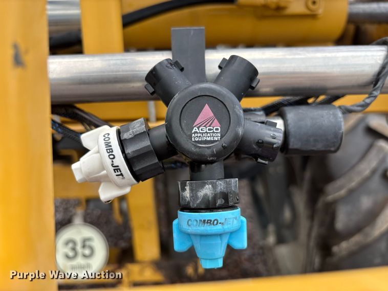 image for item YA4451 2018 RoGator RG1100C sprayer