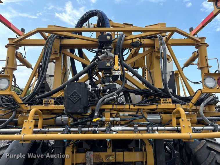 image for item YA4451 2018 RoGator RG1100C sprayer