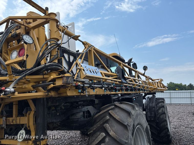 image for item YA4451 2018 RoGator RG1100C sprayer