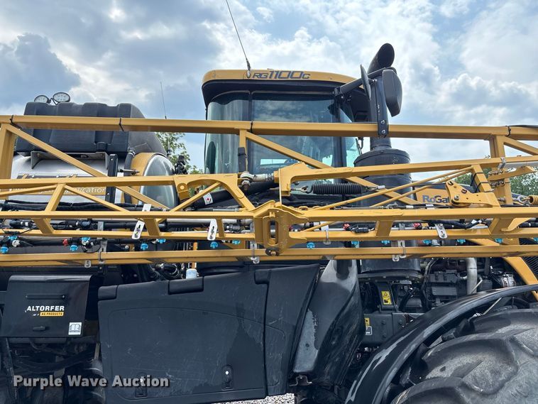 image for item YA4451 2018 RoGator RG1100C sprayer