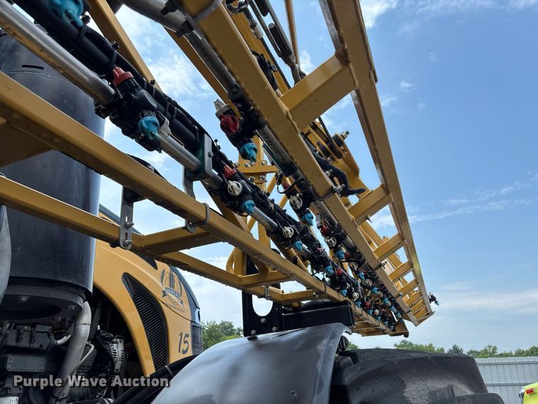 image for item YA4451 2018 RoGator RG1100C sprayer