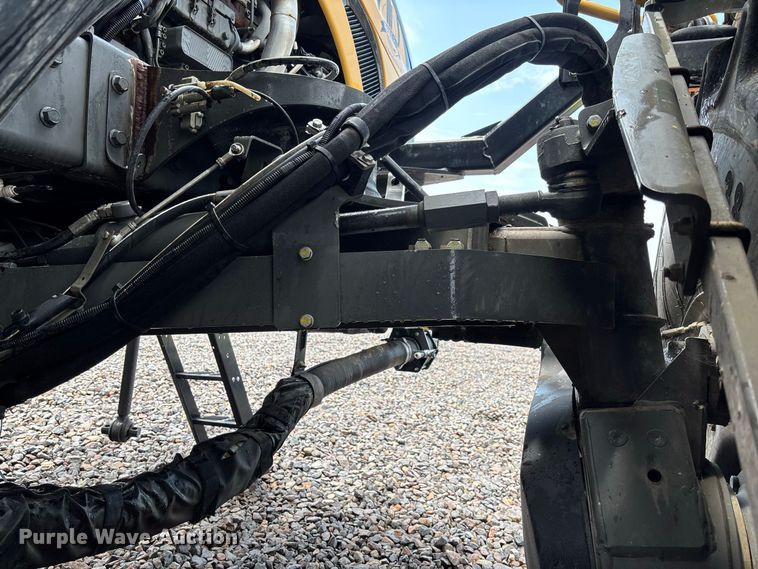 image for item YA4451 2018 RoGator RG1100C sprayer