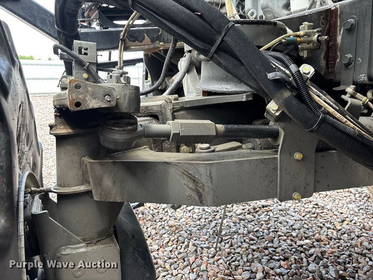 image for item YA4451 2018 RoGator RG1100C sprayer