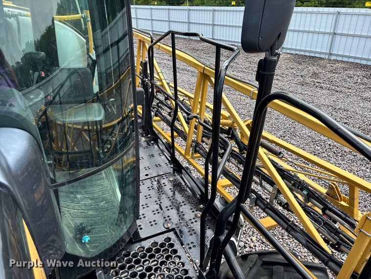 image for item YA4451 2018 RoGator RG1100C sprayer