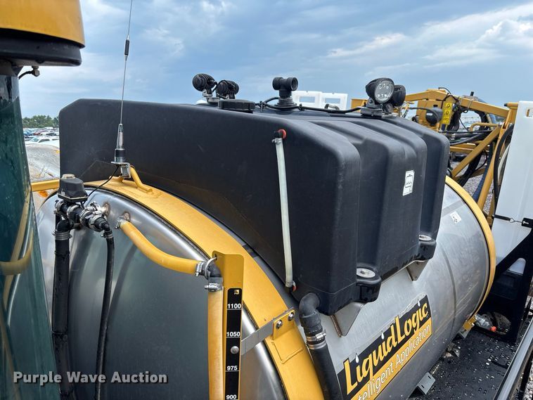 image for item YA4451 2018 RoGator RG1100C sprayer