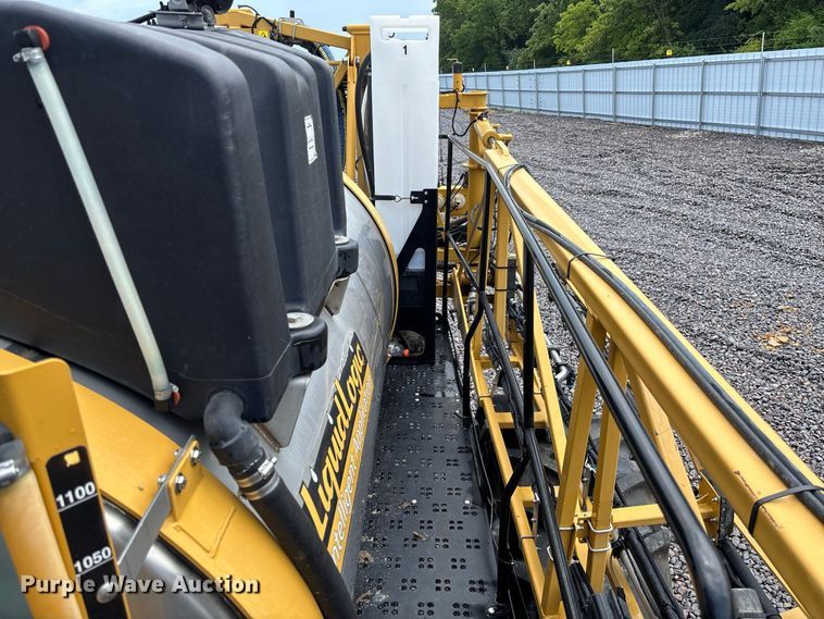 image for item YA4451 2018 RoGator RG1100C sprayer