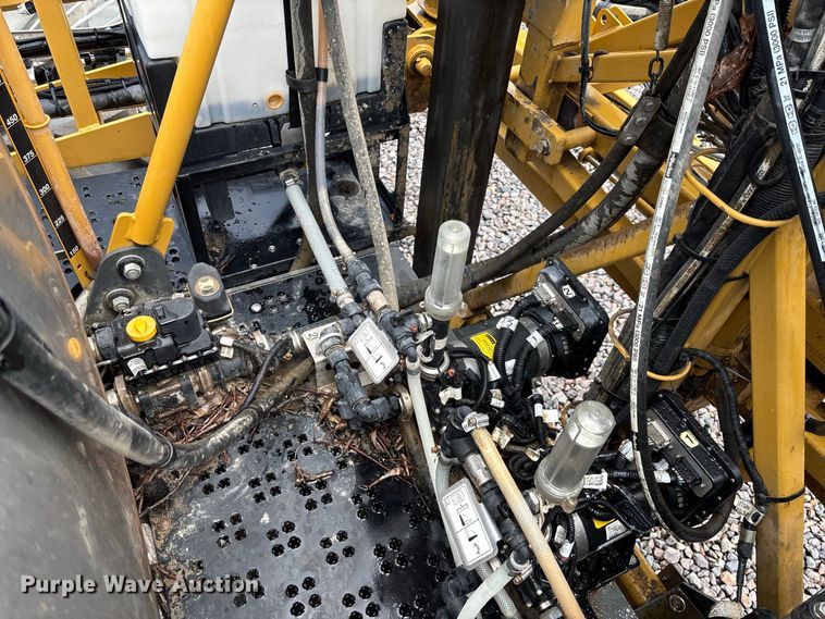 image for item YA4451 2018 RoGator RG1100C sprayer