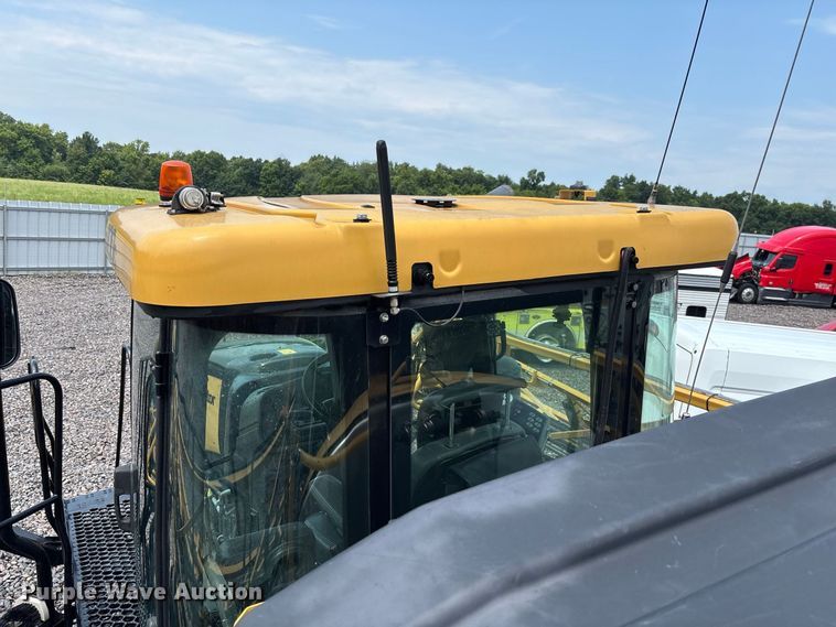 image for item YA4451 2018 RoGator RG1100C sprayer